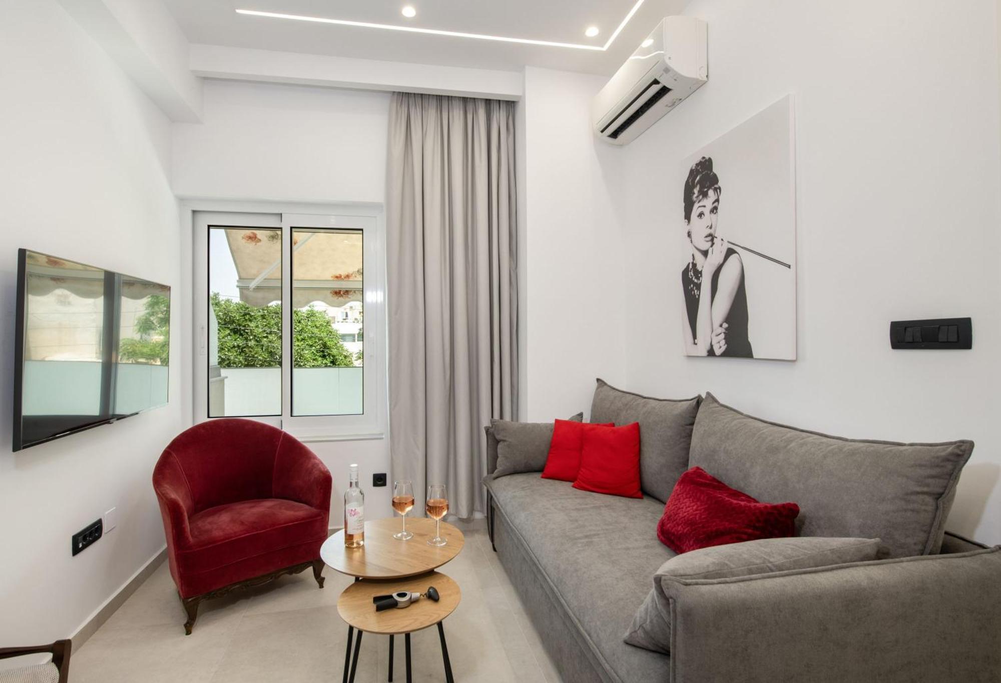 Cherry Central Luxury Suites Ханя Екстериор снимка