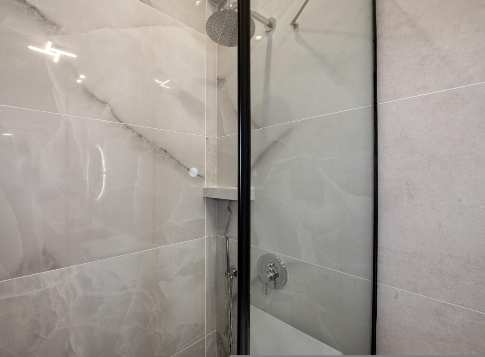 Cherry Central Luxury Suites Ханя Екстериор снимка