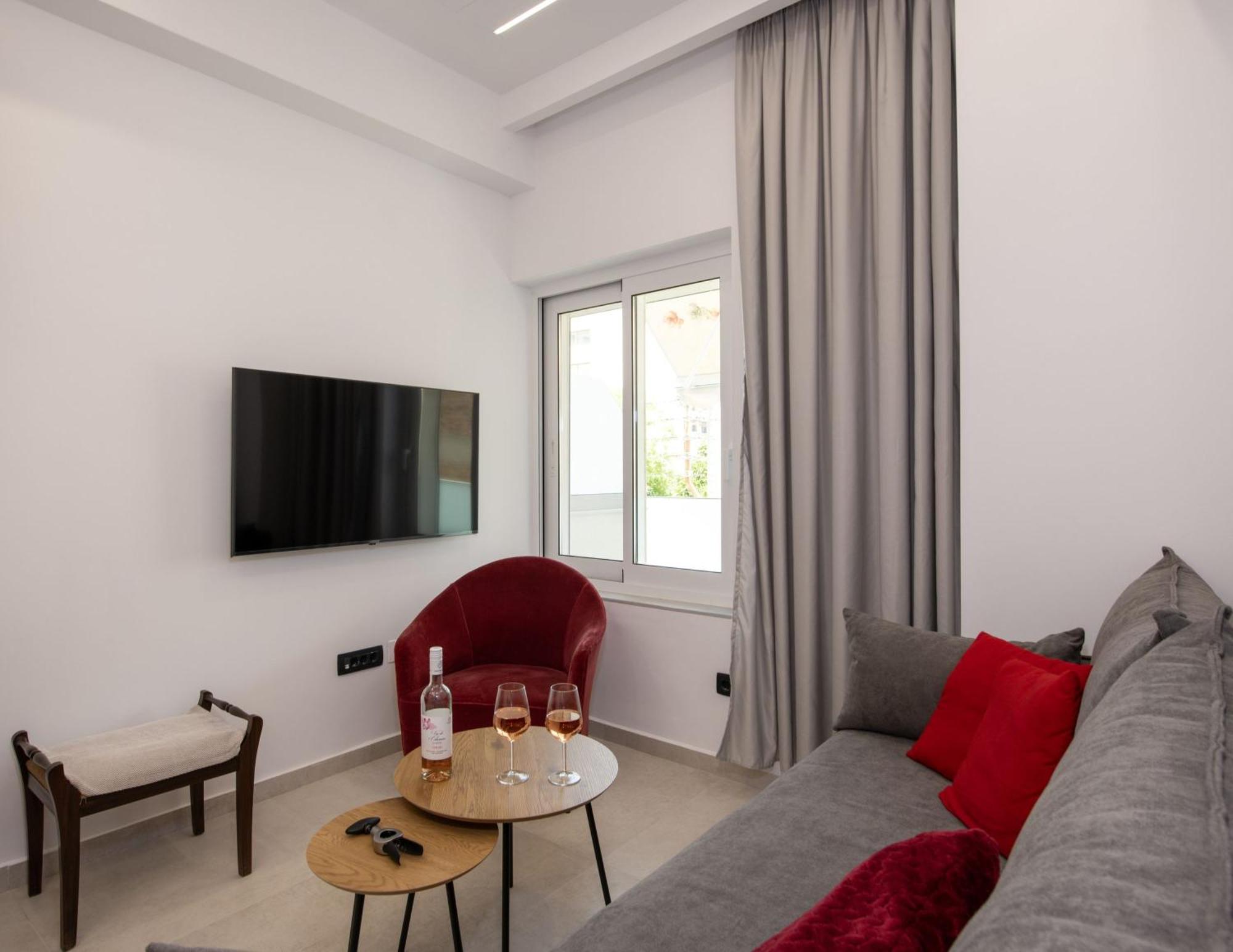 Cherry Central Luxury Suites Ханя Екстериор снимка