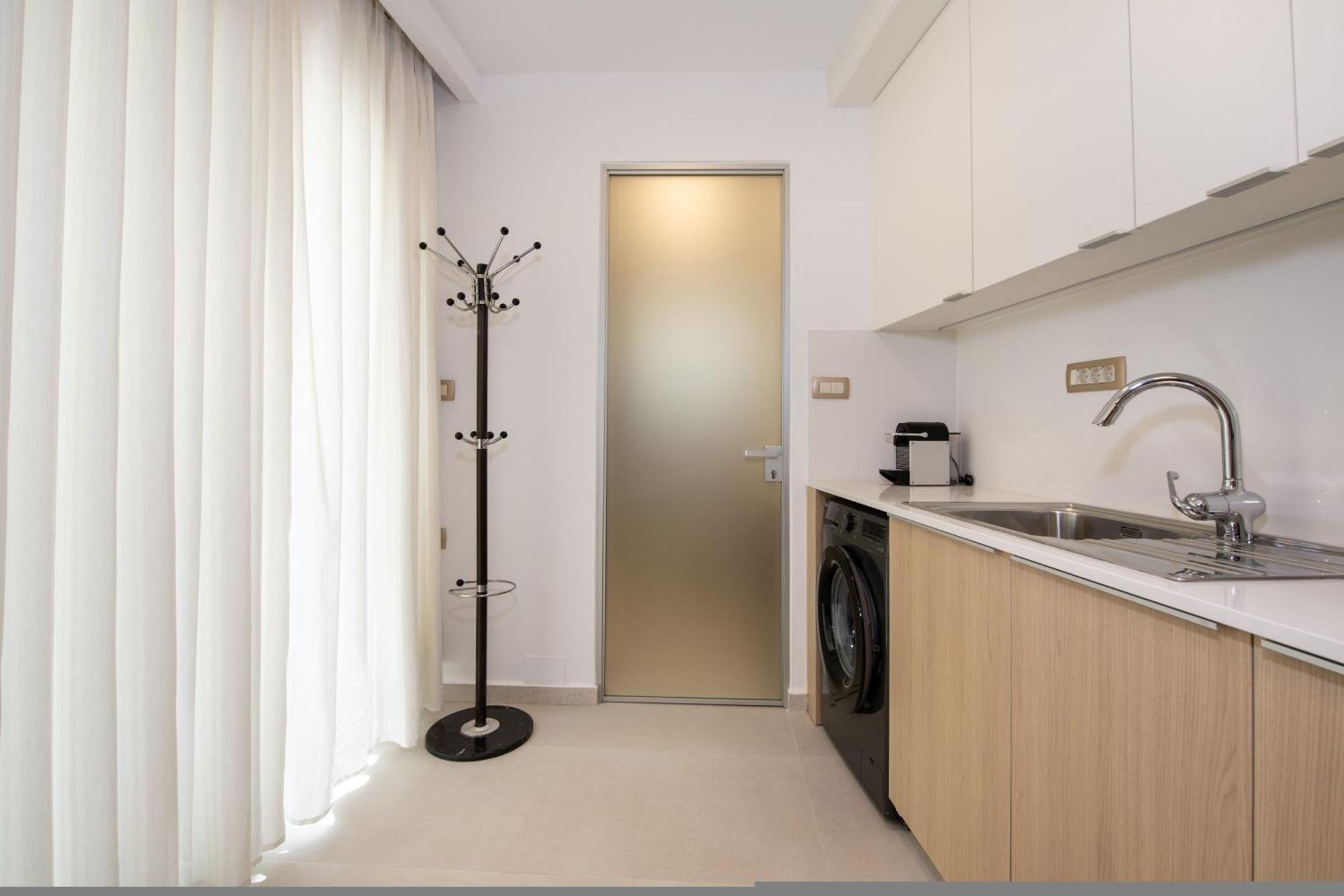 Cherry Central Luxury Suites Ханя Екстериор снимка