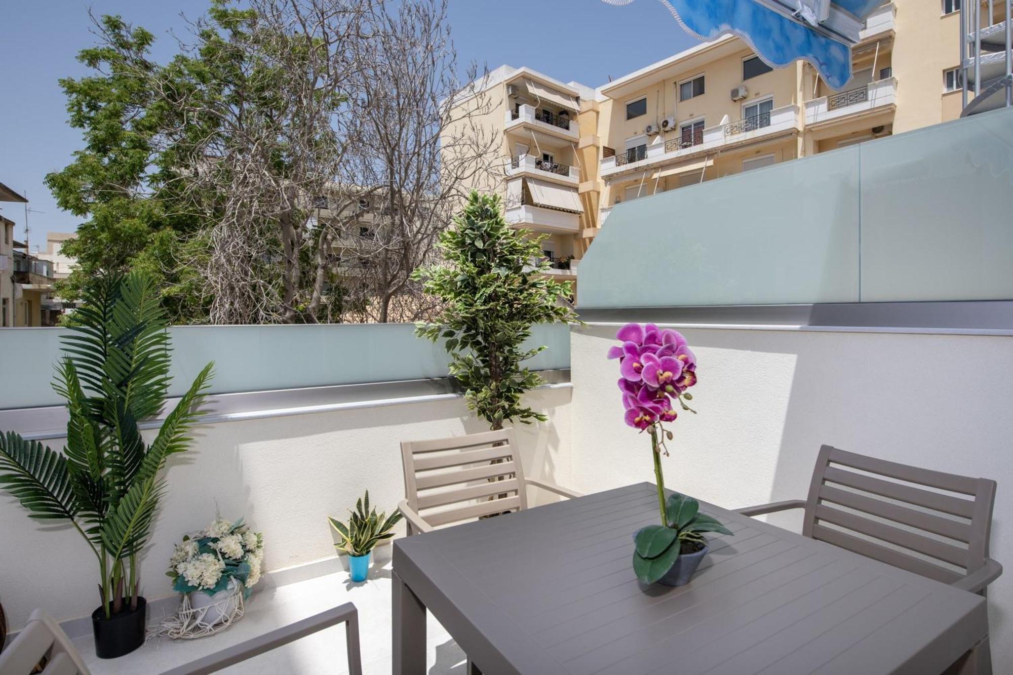 Cherry Central Luxury Suites Ханя Екстериор снимка