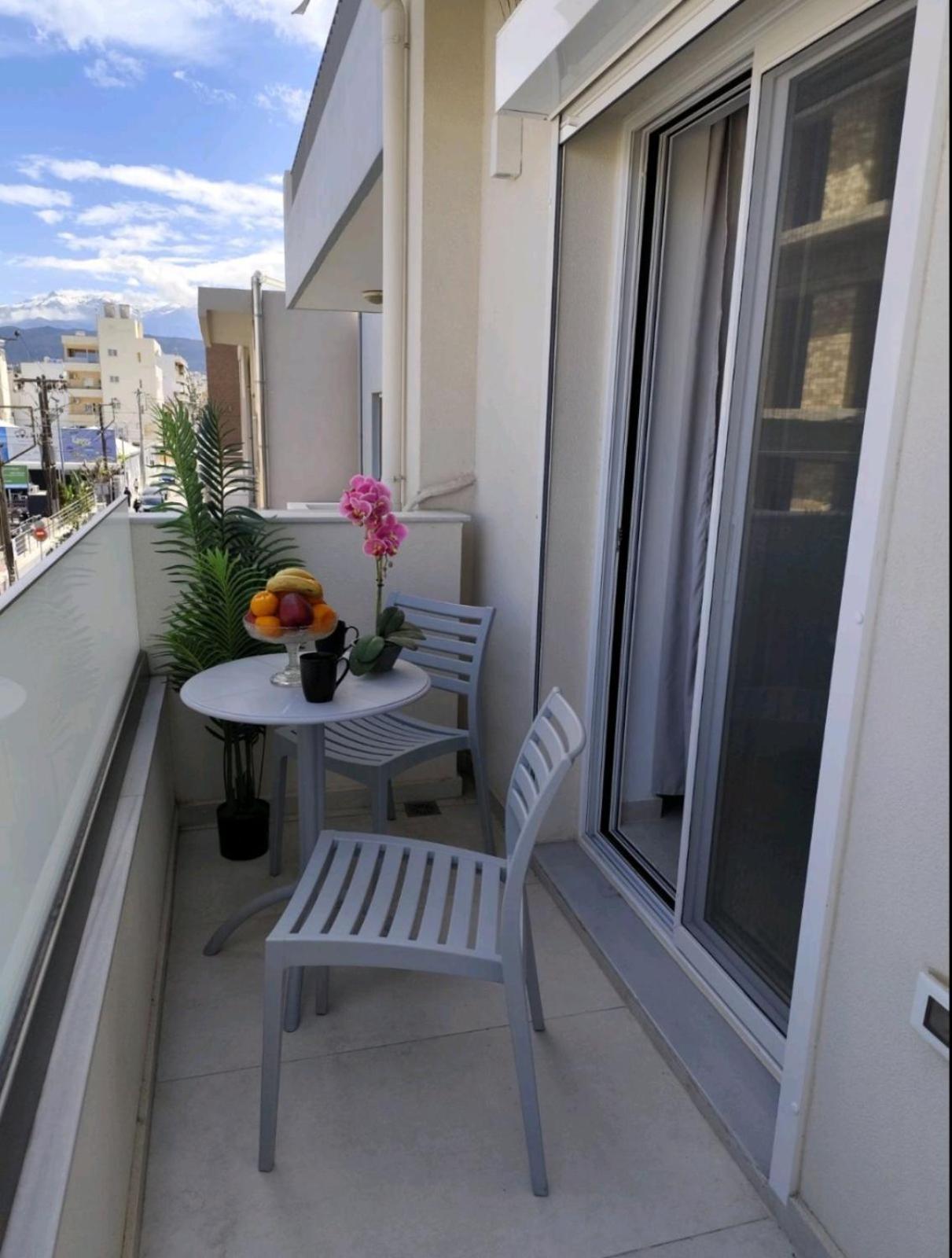 Cherry Central Luxury Suites Ханя Екстериор снимка